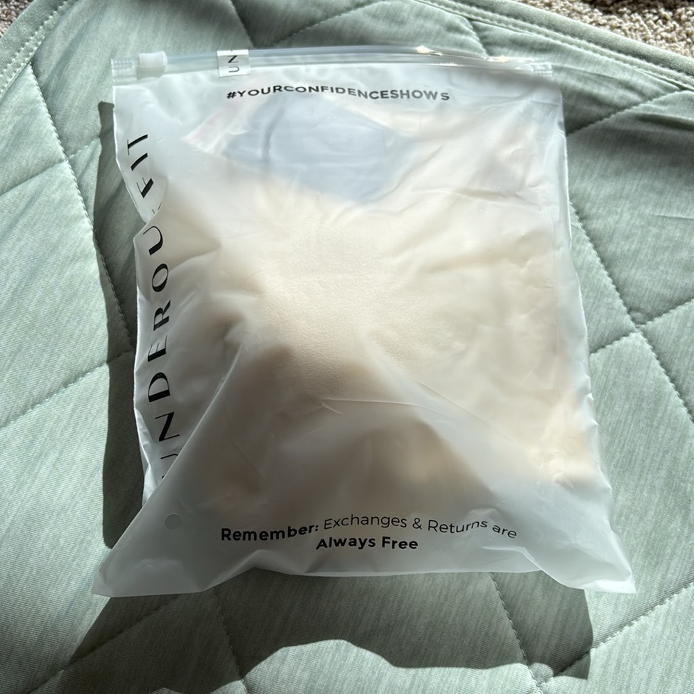 NWT Underoutfit Comfort Shaping Bra - Picture 7 of 9